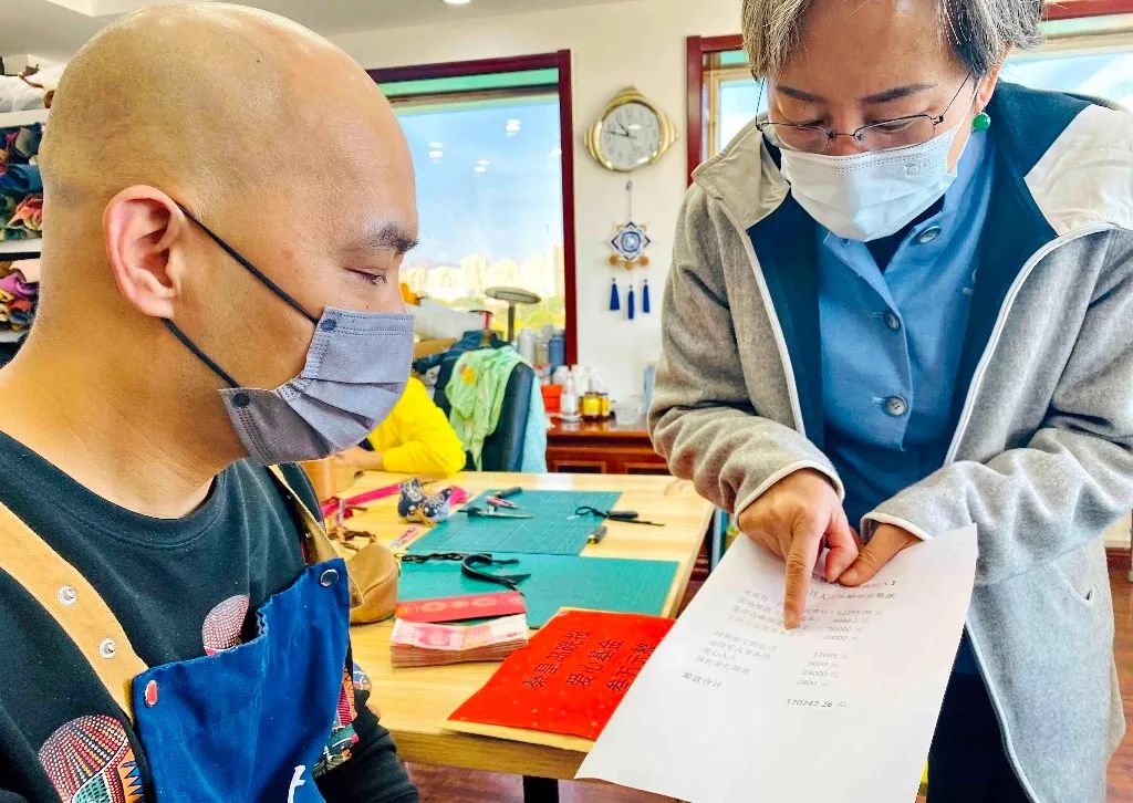 《只需一只耳蜗，他就能再听到妈妈的声音》后续报道一个月，凑齐了到有声世界的“路费”