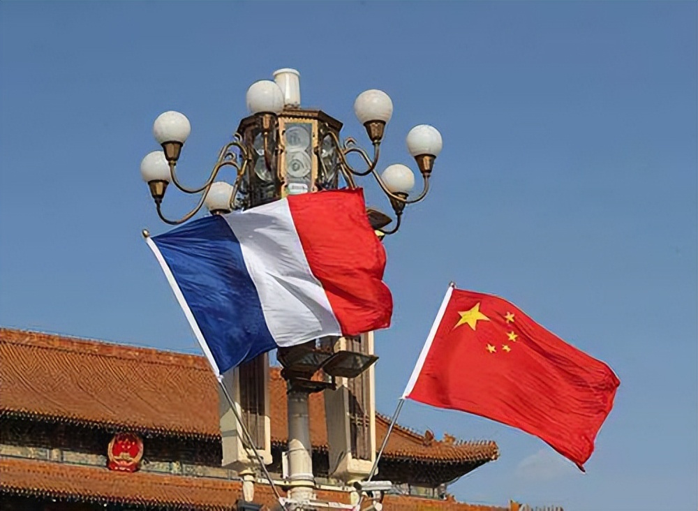 花千亿买飞机，弹《流水》觅知音：同法国建交，我们收获了什么？