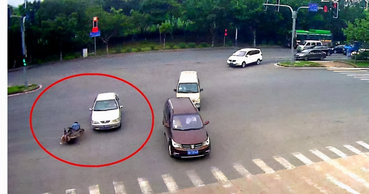 左转闯红灯了多久收到违章信息,闯红灯一般几天能收到违章通知