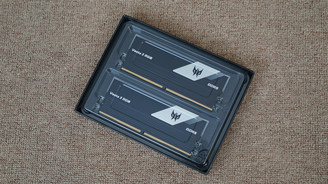 内存宏碁掠夺者ddr5跑分多少,宏碁掠夺者内存条炫光和冰刃展示