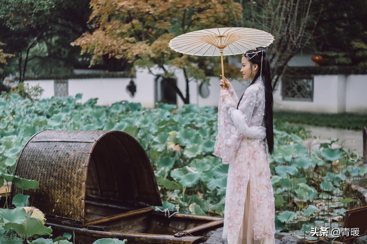 生长于*楼青**的她，是秦淮八艳中结局最好的，只用一招征服所有人