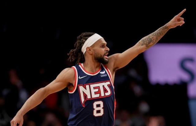 名嘴点评库里高难度三分绝杀太阳,34分超级大逆转湖人掀翻开拓者