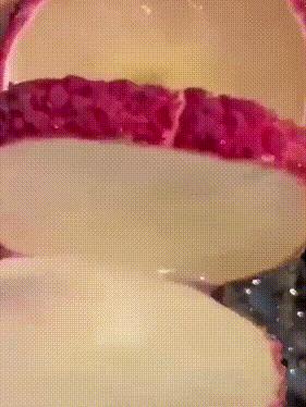 今天碰到个算命先生，不愧是大师，算的真准