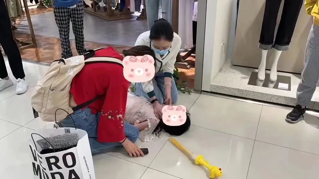 公安五一我在岗安全不打烊,节日我在岗公安安全检查