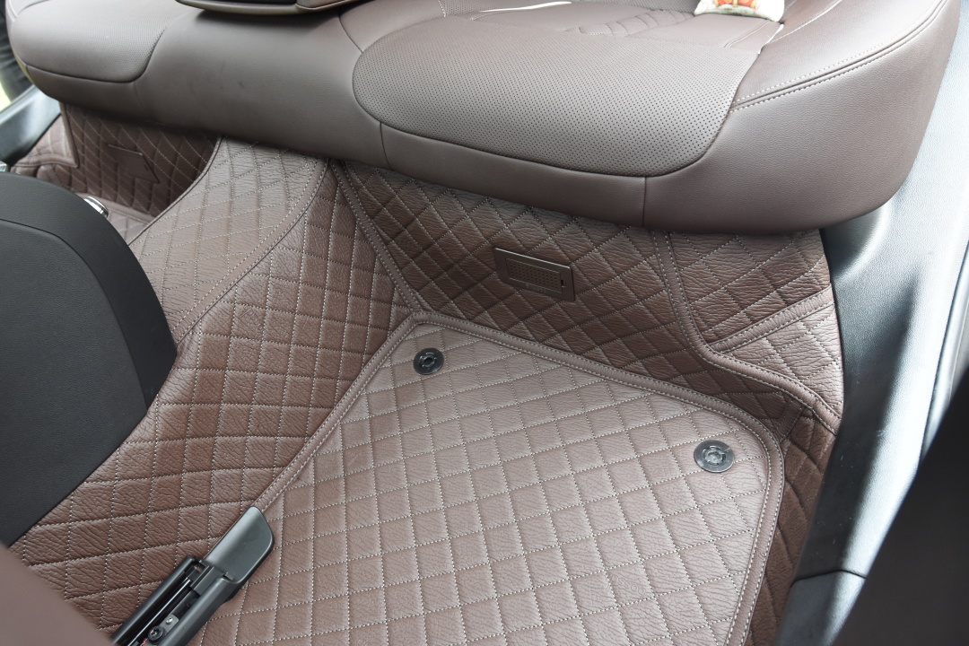 车上应该有哪些必备品,车上最实用的十大配置