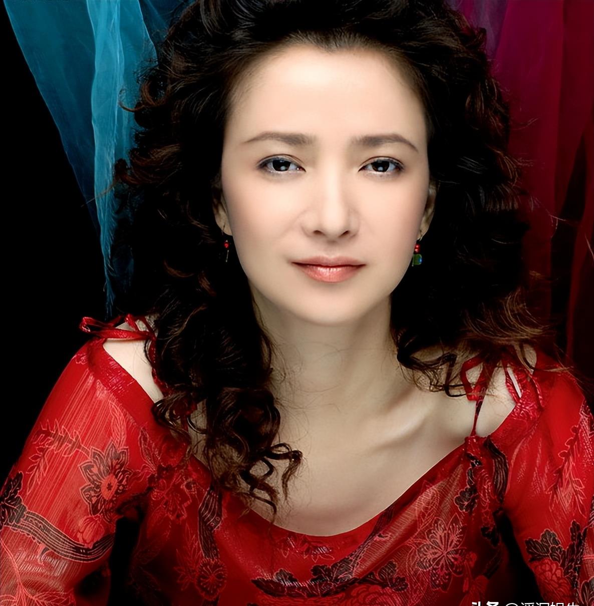 她被誉为荧屏第一美女,她被称为亚洲第一美