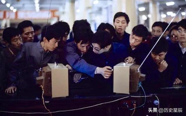 【晚清*楼青**旧影】*楼青**女媚态百出，丰乳肥臀，风情难挡！