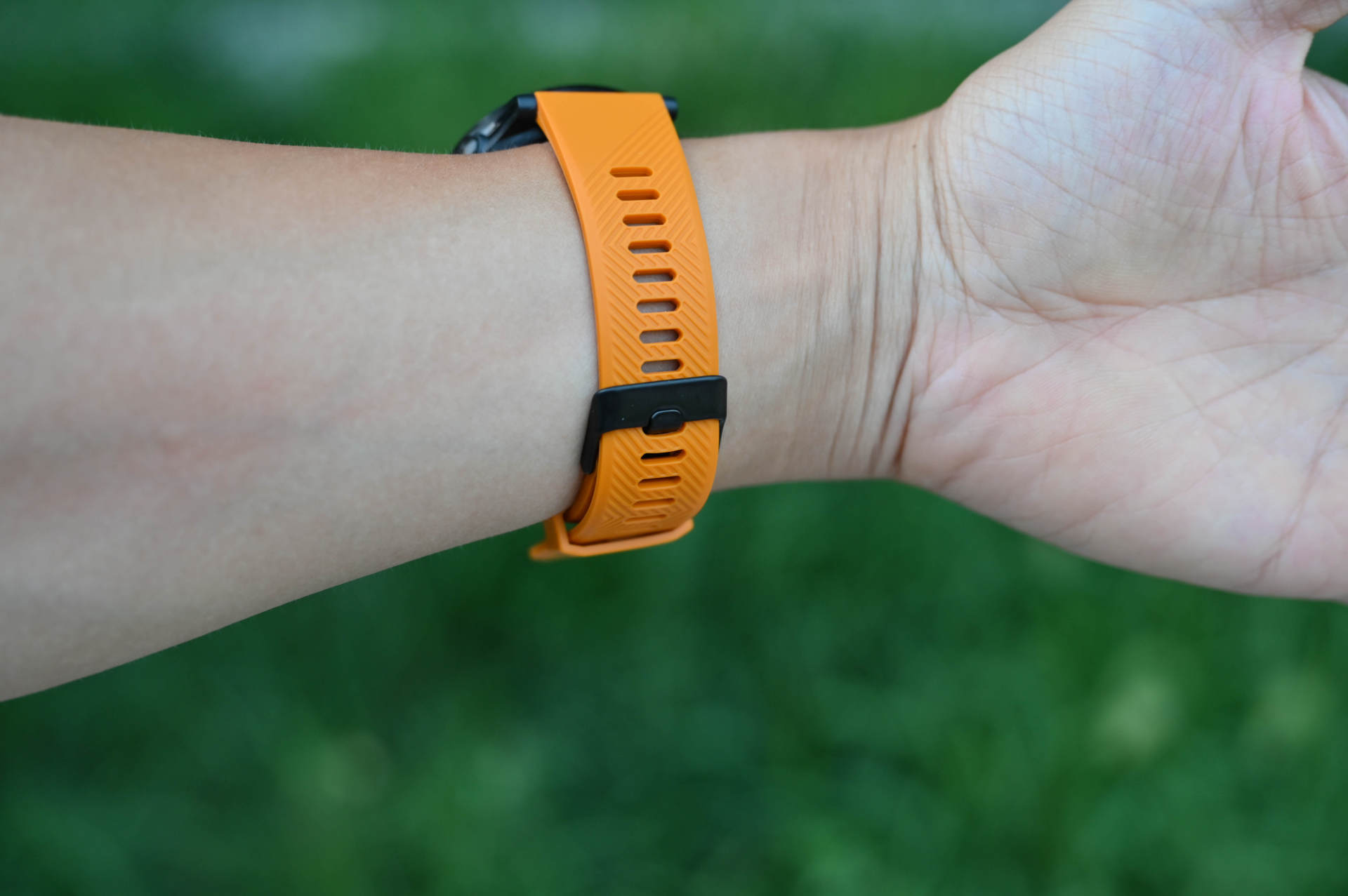 别再花冤枉钱了，时尚好用的专业跑表：宜准R6