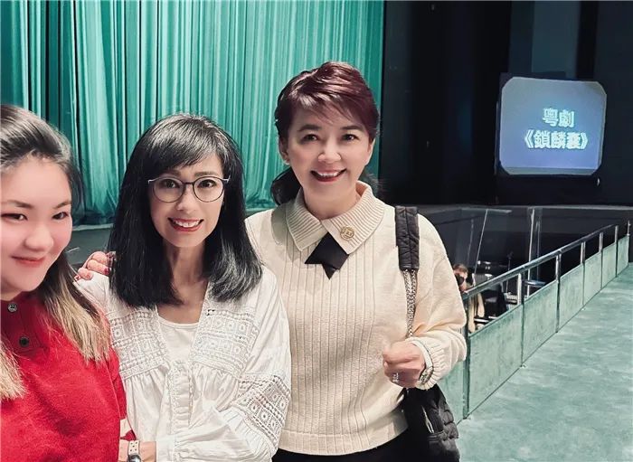 《重庆谈判》30年：纪念毛主席百年诞辰，古月和孙飞虎同框出演