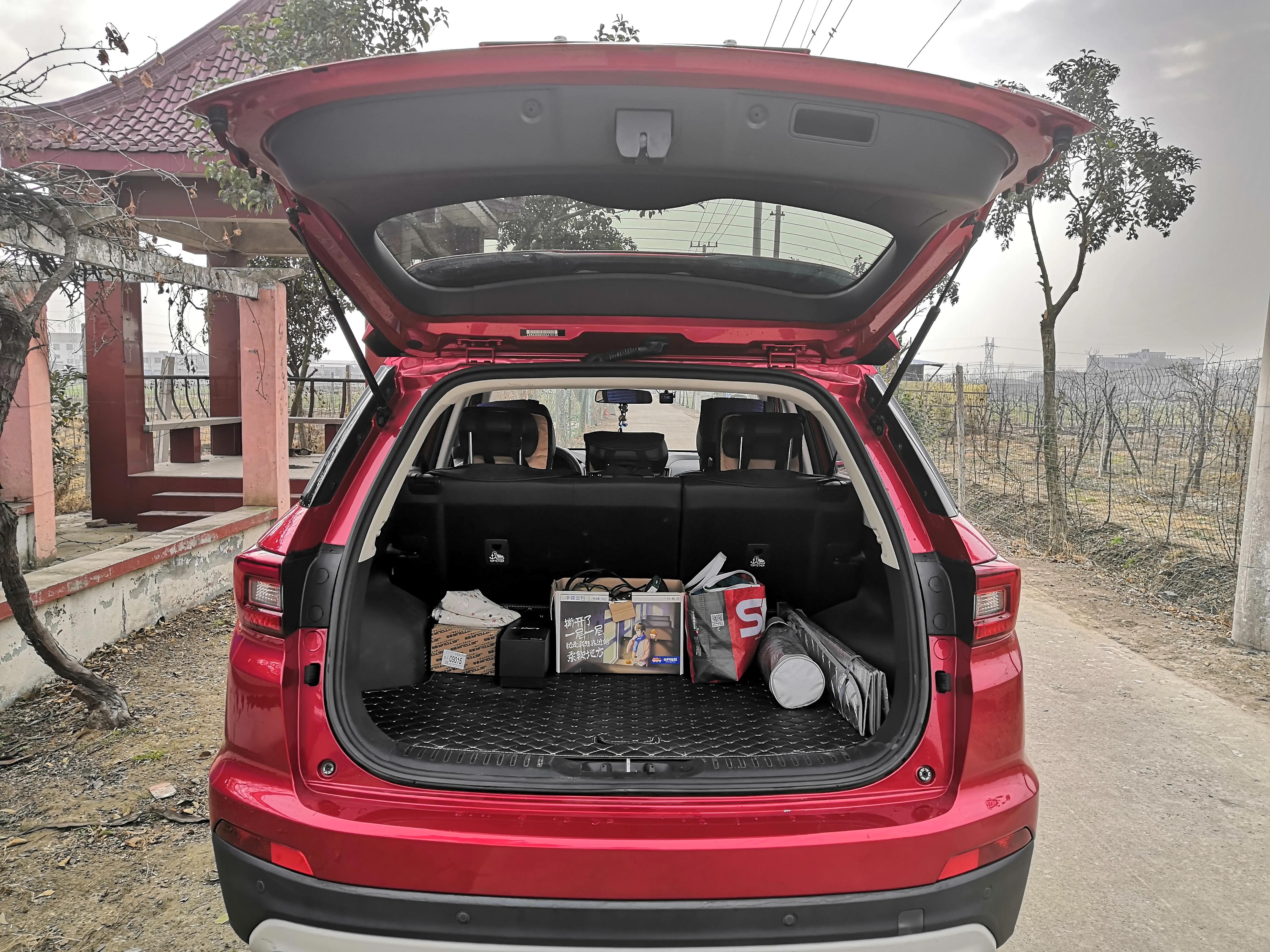 后备箱可以加装什么,汽车后备箱垫子选什么颜色好打理