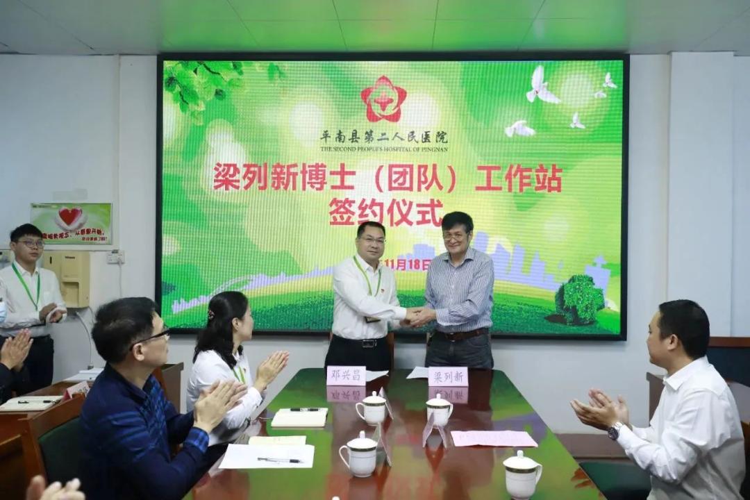 致敬每一位在抗疫一线的工作人员,致敬每一位奋斗在前线的医护人员