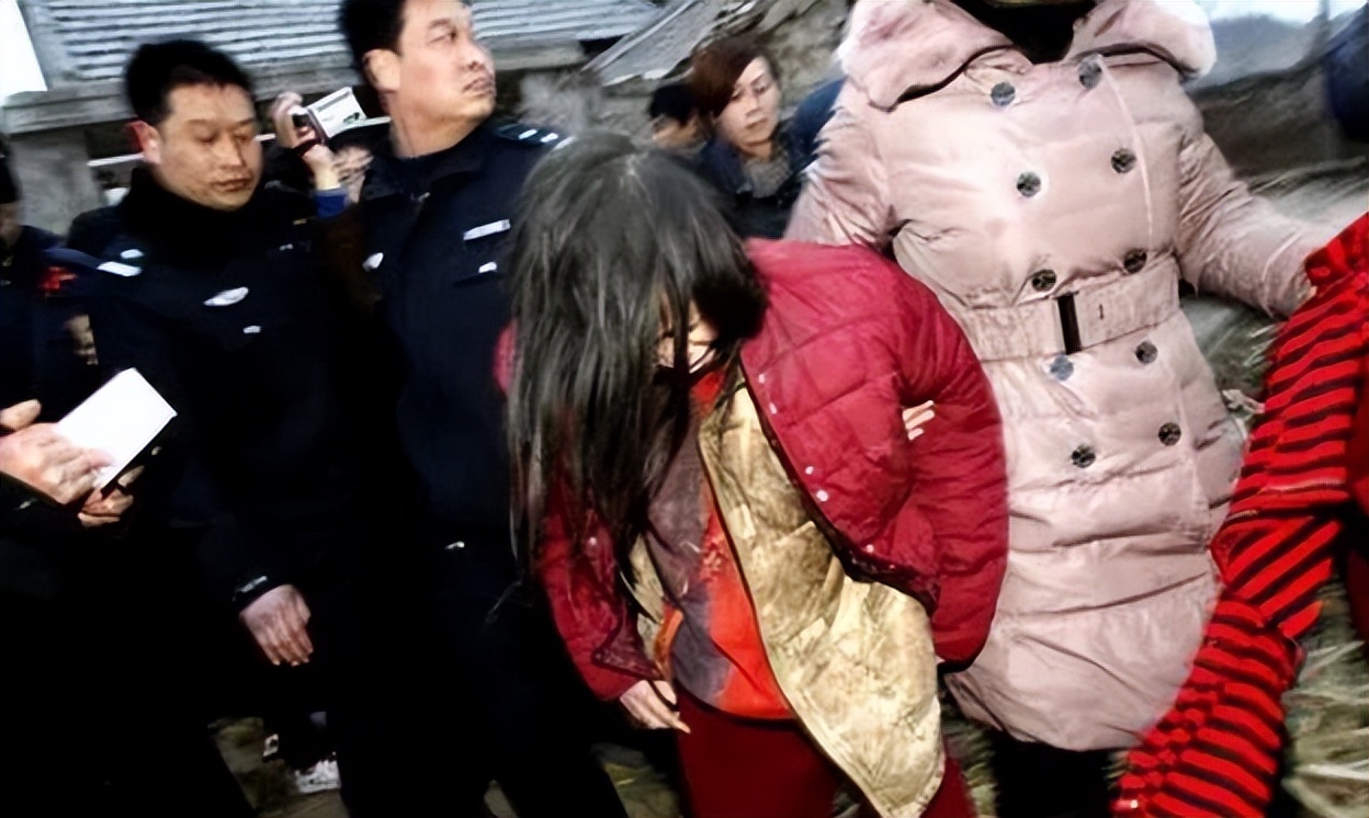 广西兄弟建“独孤屋”，因贫穷娶不起媳妇，囚禁两名少女疯狂产子