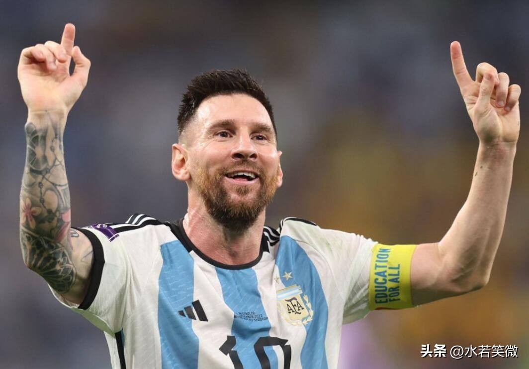 七彩祥云的盖世英雄来接你了,披着七彩祥云的盖世英雄