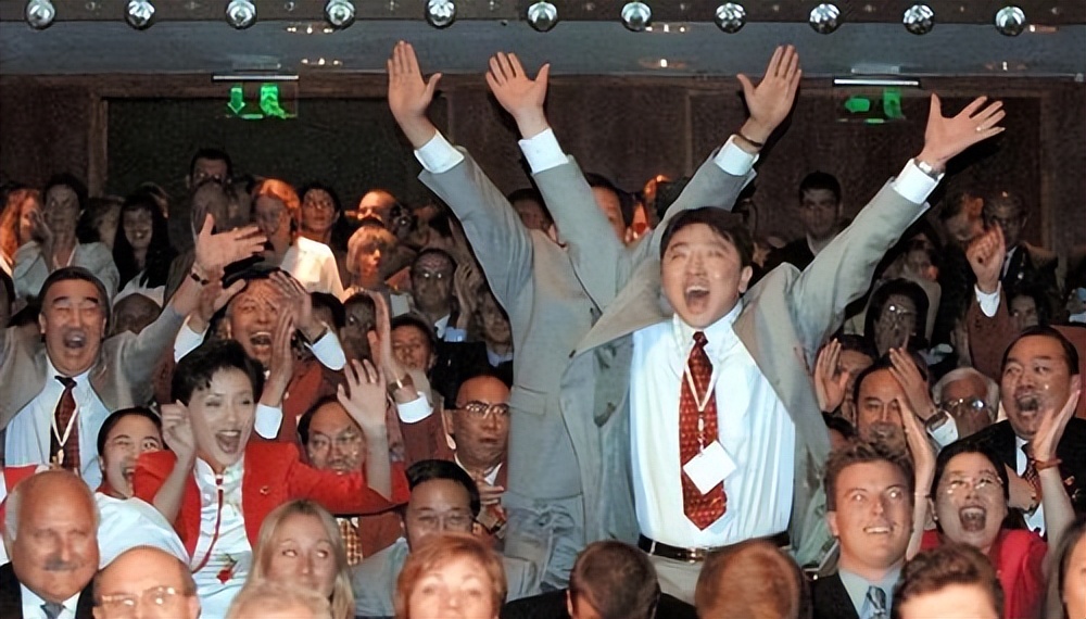 鸟巢耗时几年修建成功,15年耗资100亿美元