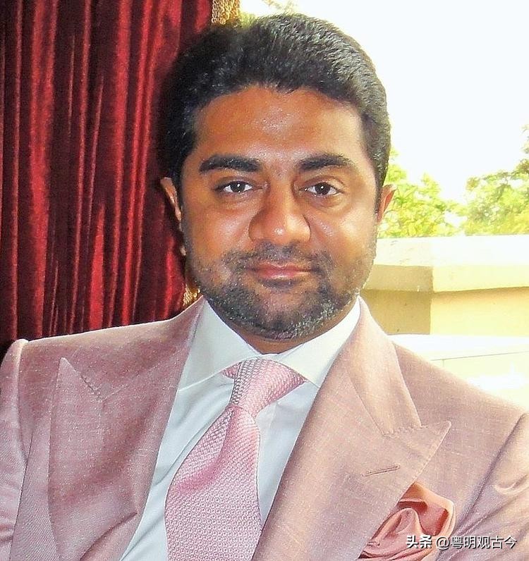 一架飞机花12亿美元，被外国轮着坑，印度是如何成为*火军**韭菜的？