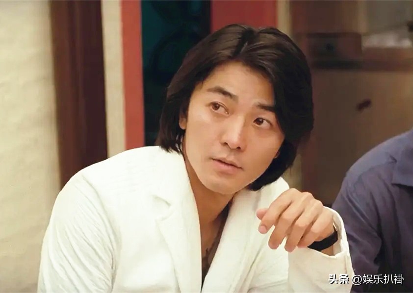 郑伊健54岁变化,54岁郑伊健还在留长发