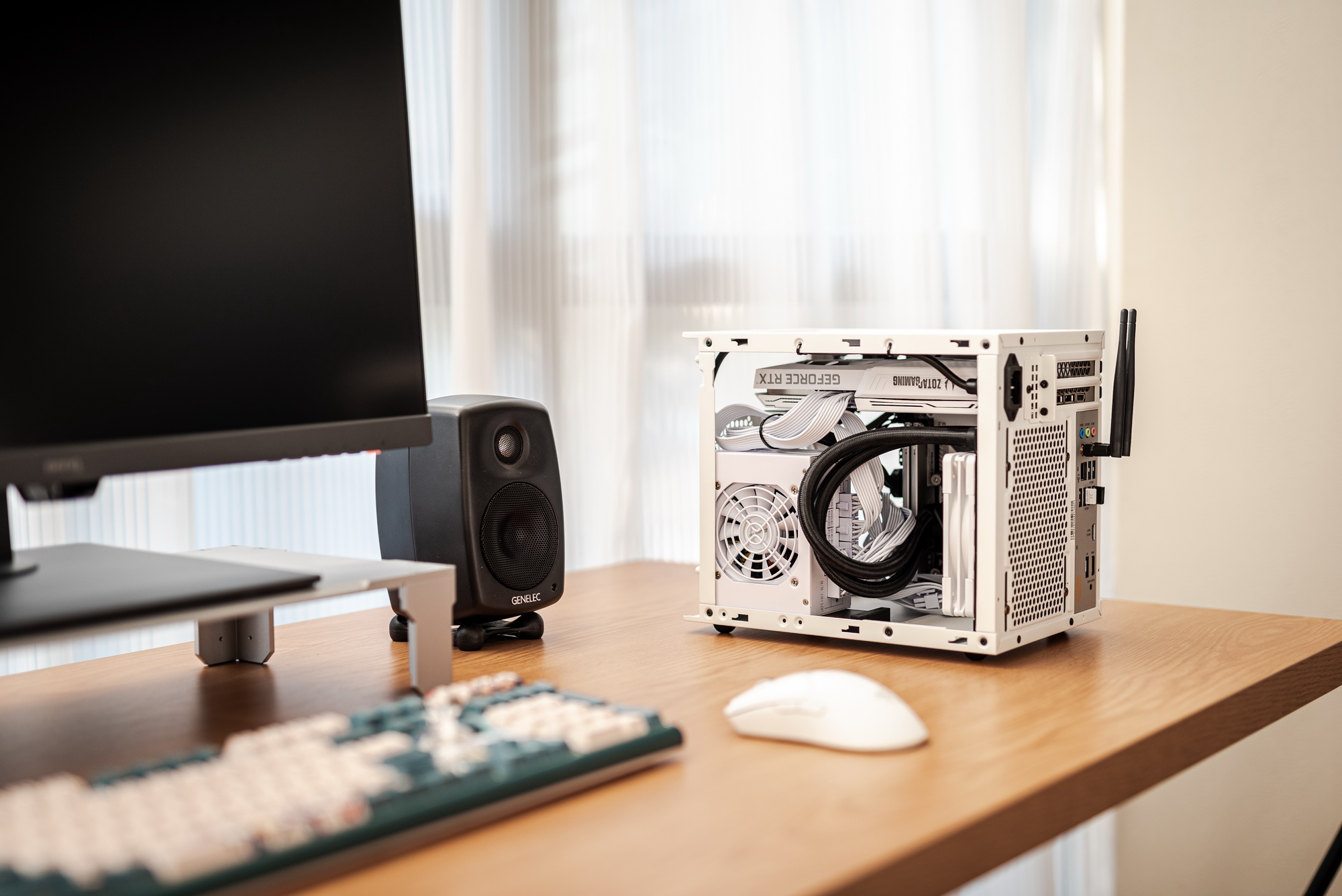 你也可以轻松装的白色ITX小钢炮：银欣SG16装机指南