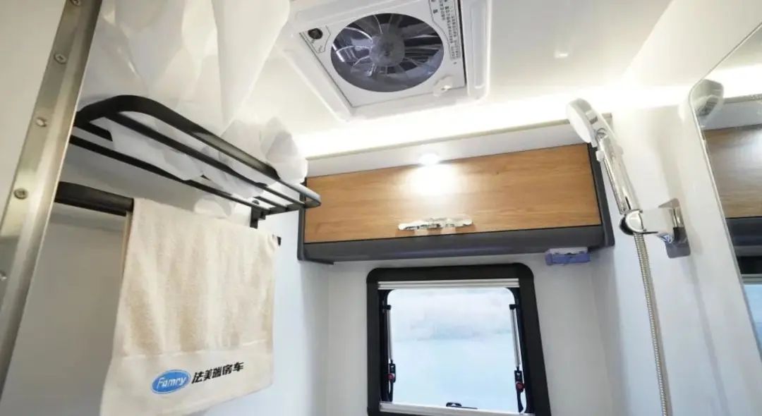 2020年上海房车展之轻卡房车,海角7号最新款双拓展房车