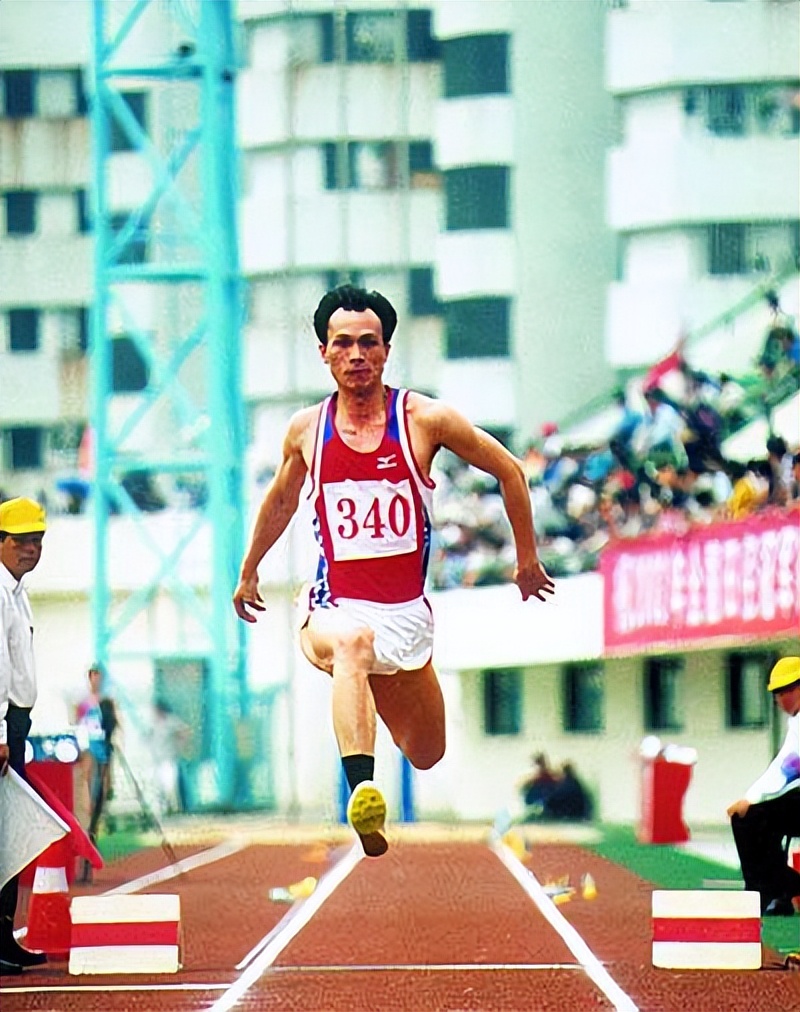 凰家看台|100年来中国男人是如何越跳越远的