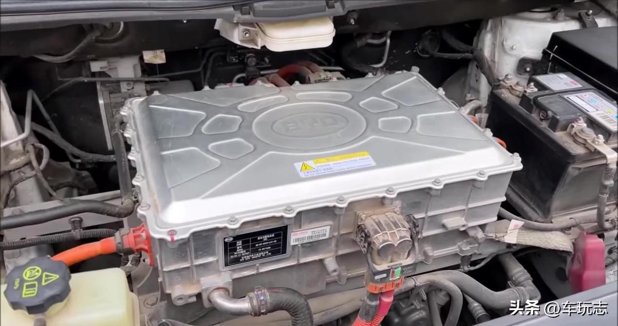 e6比亚迪新能源汽车,纯电动比亚迪e6不容忽视的亮点