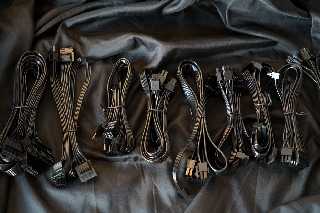 TT钢影PF1650白金电源评测：全日系电容+超静音+十年质保，真香