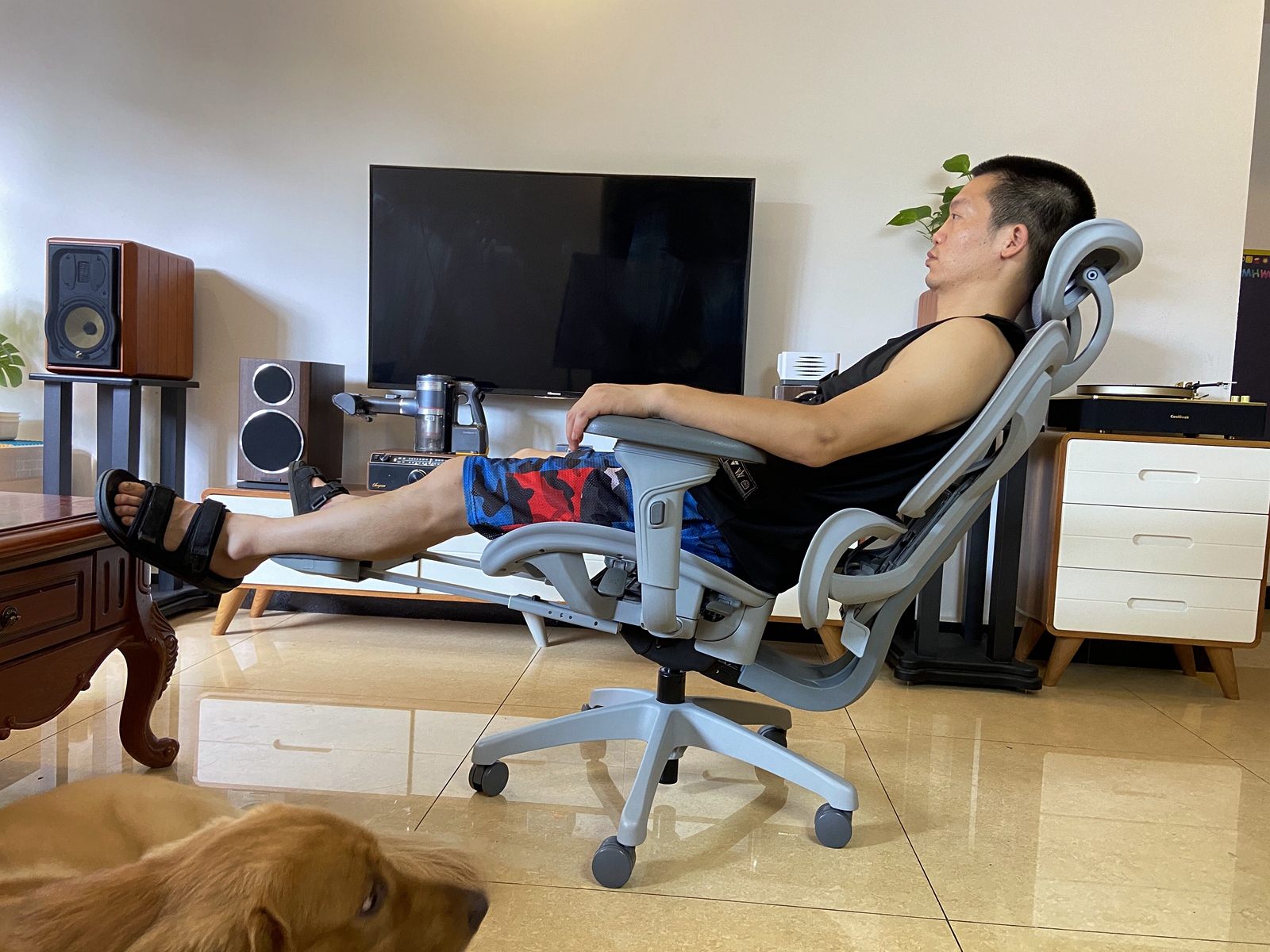 这是一把将护腰做到极致的人体工学椅，网易严选工程师系列体验