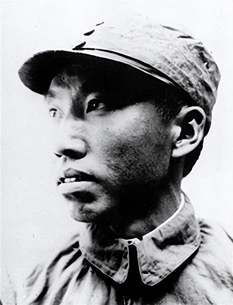 抗日战争左权家国情怀的名人事例,12封家书左权烽火里的家国情怀