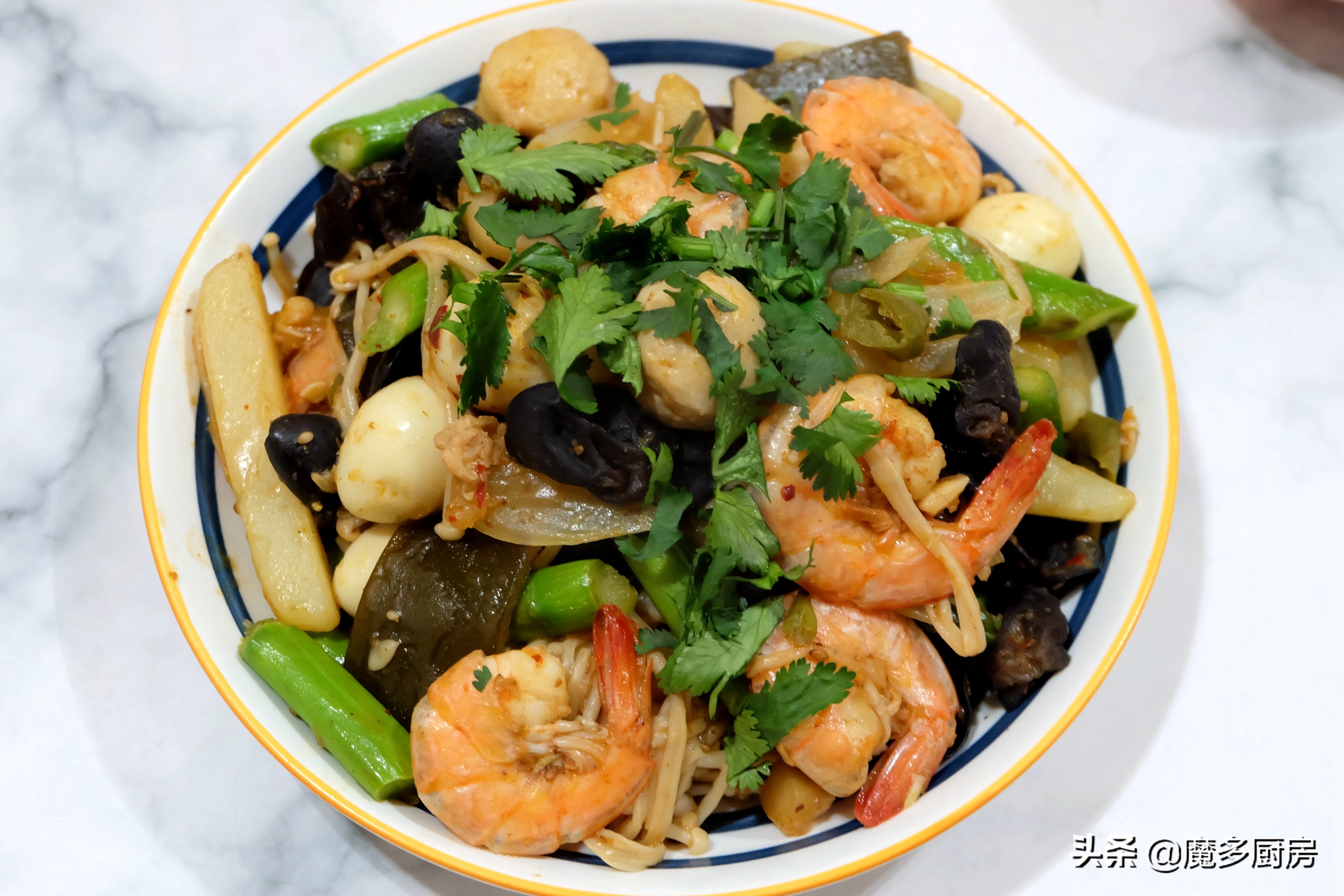 麻辣香锅在家怎么做才不辣又好吃,麻辣香锅家庭做法特辣