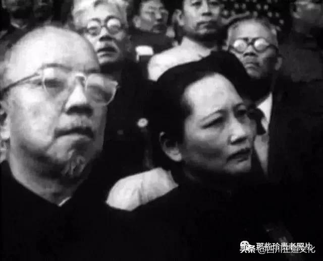 老照片纪念宋庆龄诞辰129周年