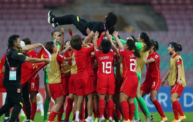 韩国球迷对亚洲杯女足输球的表态,中国女足暂0:2落后韩国直播