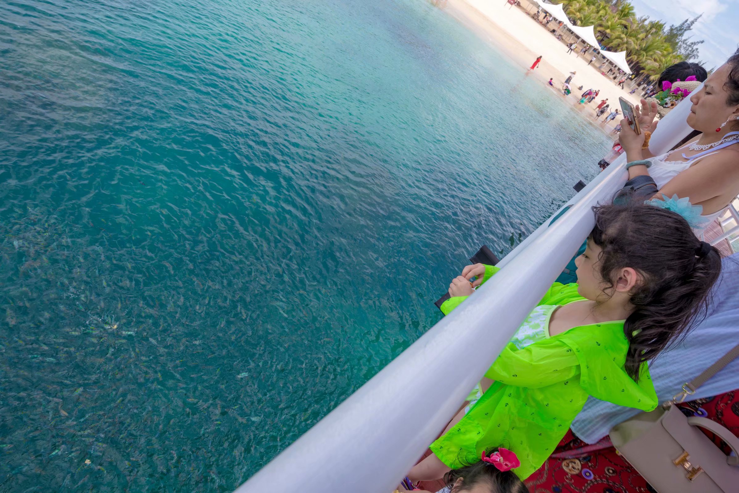 三亚和泰国哪个更适合旅游,三亚旅游和泰国旅游花费差多少钱