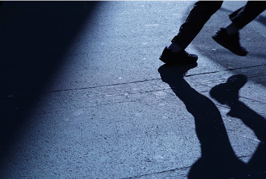 12岁男孩偷母亲衣服,7岁儿子偷母亲贴身衣物