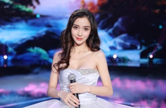 杨颖18年粉色高定韩国,杨颖18年视频