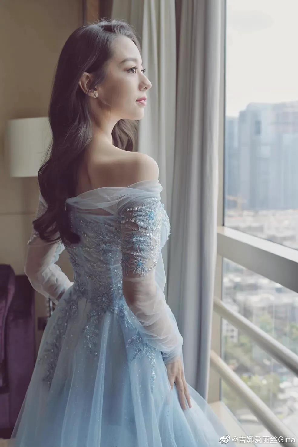 郎朗老婆吉娜的腰有多细,郎朗妻子吉娜深v礼服大秀好身材