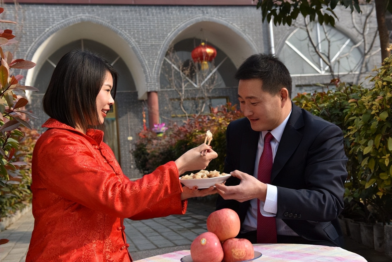 两头婚女方该不该不要彩礼,两头婚女方要彩礼合适吗