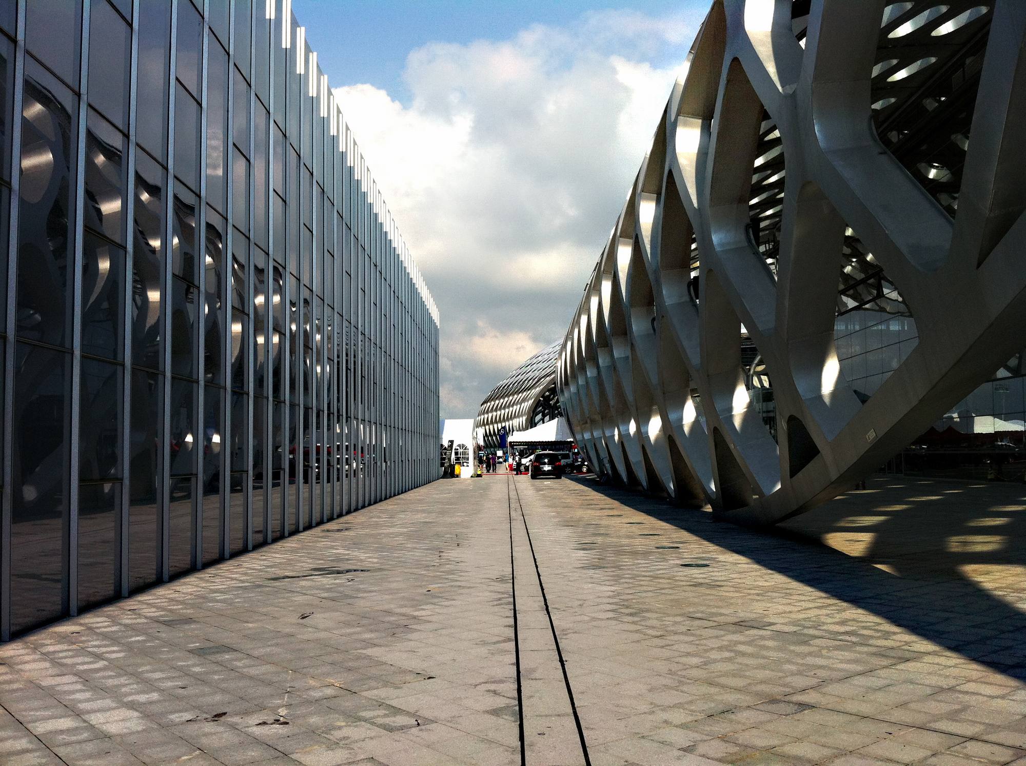 现代风综合体育馆设计案例赏析,体育中心设计效果图