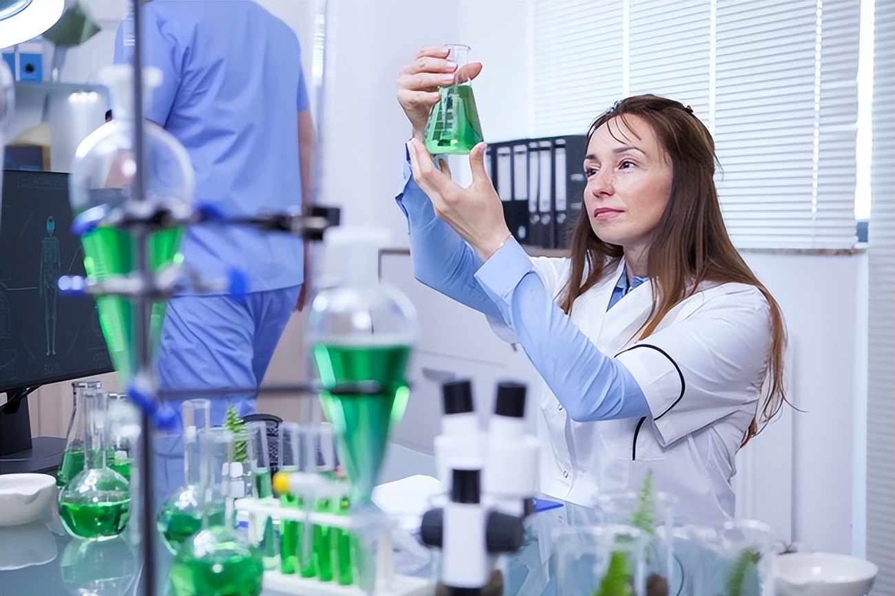 读普通高中和职高哪个前途好,职业高中的优势与缺点