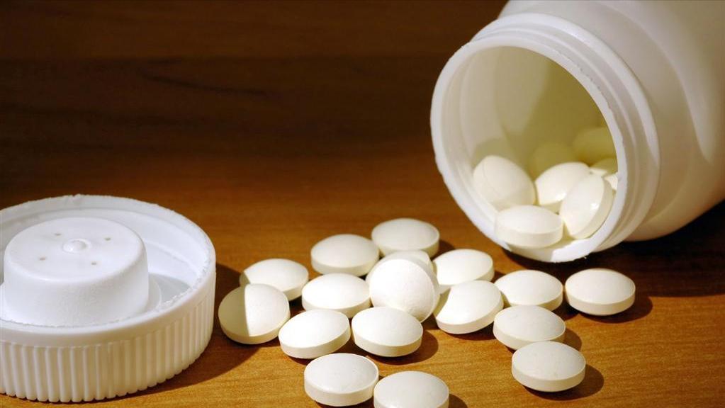 老年人膝关节疼痛吃哪种氨糖,80多岁老人关节痛用氨糖有用吗