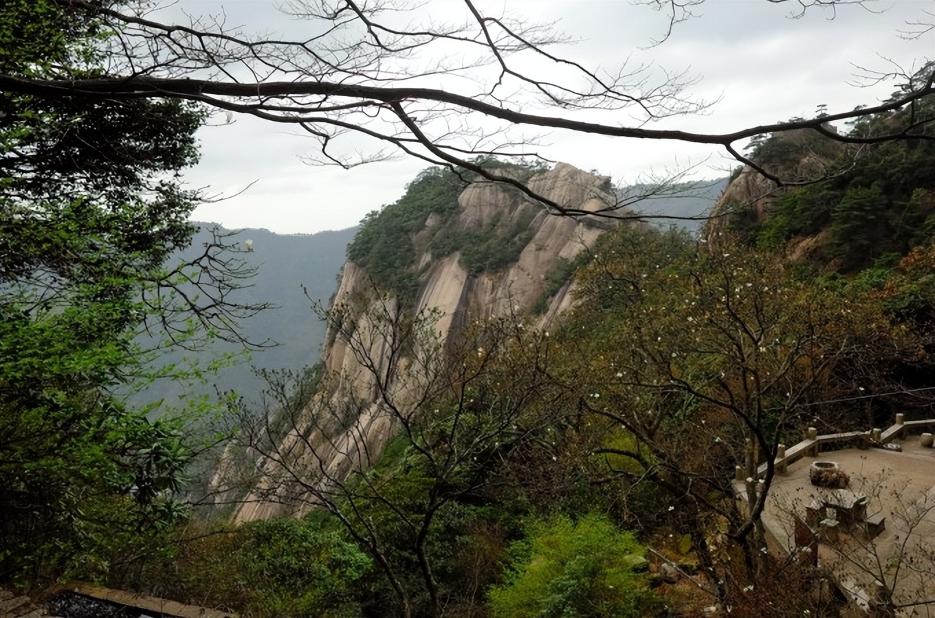 黄山慈光阁到玉屏楼步行多久,爬黄山从慈光阁开始的攻略