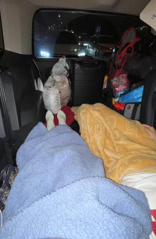 春节来三亚，他们后悔了：除夕在堵车中度过，菜市场买海鲜被要430元加工费