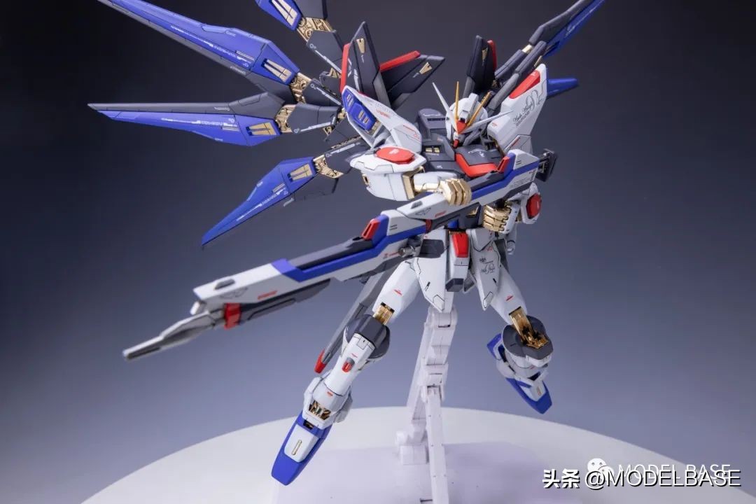 万代mg巴巴托斯喷涂场景重现,万代mgex强袭自由板件