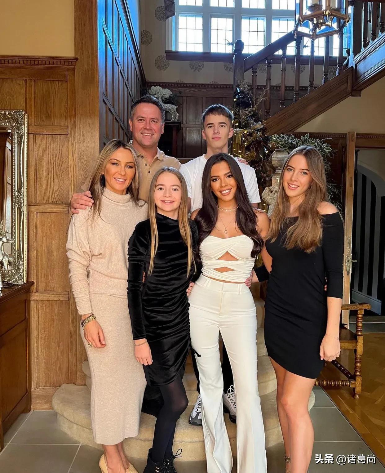 劳尔时期的皇家马德里阵容,翩翩少年衣服