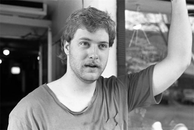 1985年美国母女三人被奸杀，凶手是一位战斗英雄，25年后被判死刑