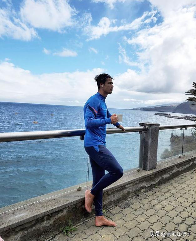 c罗1亿豪宅曝光,c罗的名车和豪宅