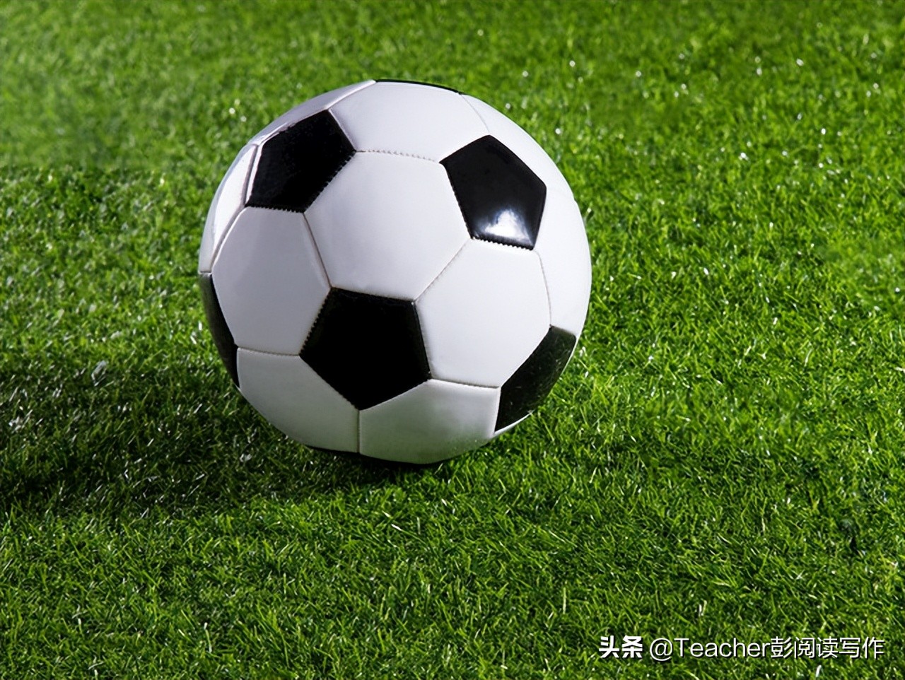 四年级下册第七单元作文踢足球,四年级下册我学会了踢足球作文