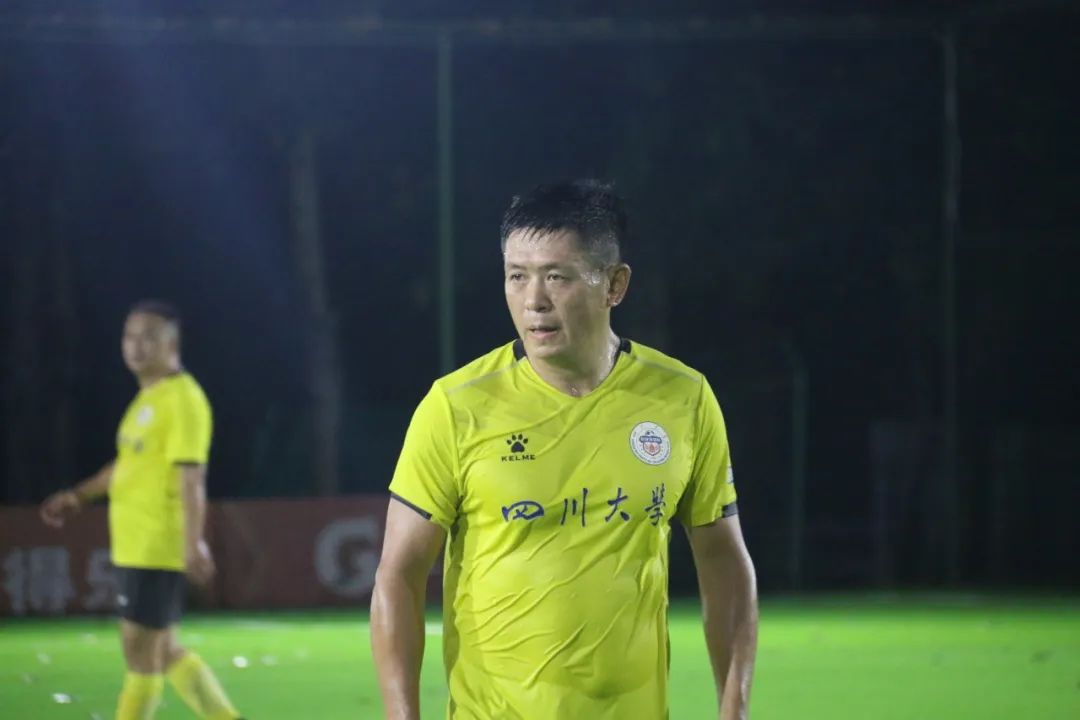 一切源于对足球的热爱,对于足球的热爱是刻在骨子里的