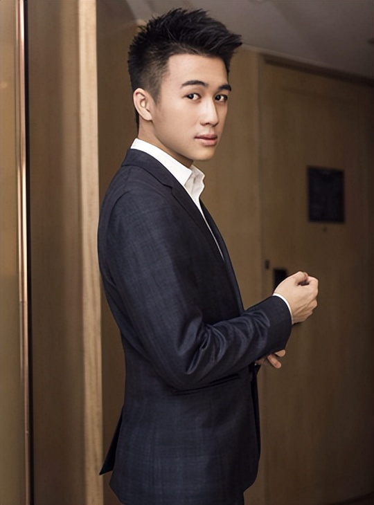 全国最年轻富二代王思聪身价千亿,史上最强富二代王思聪