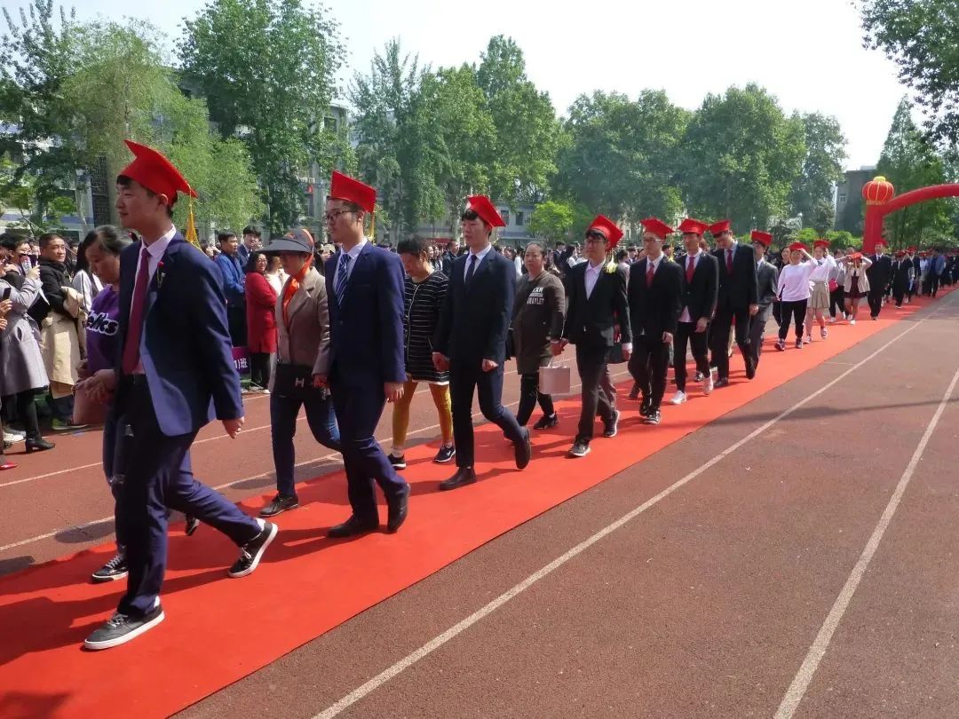 实至名归！这所不断创造奇迹的学校，优秀学子的不二选择！