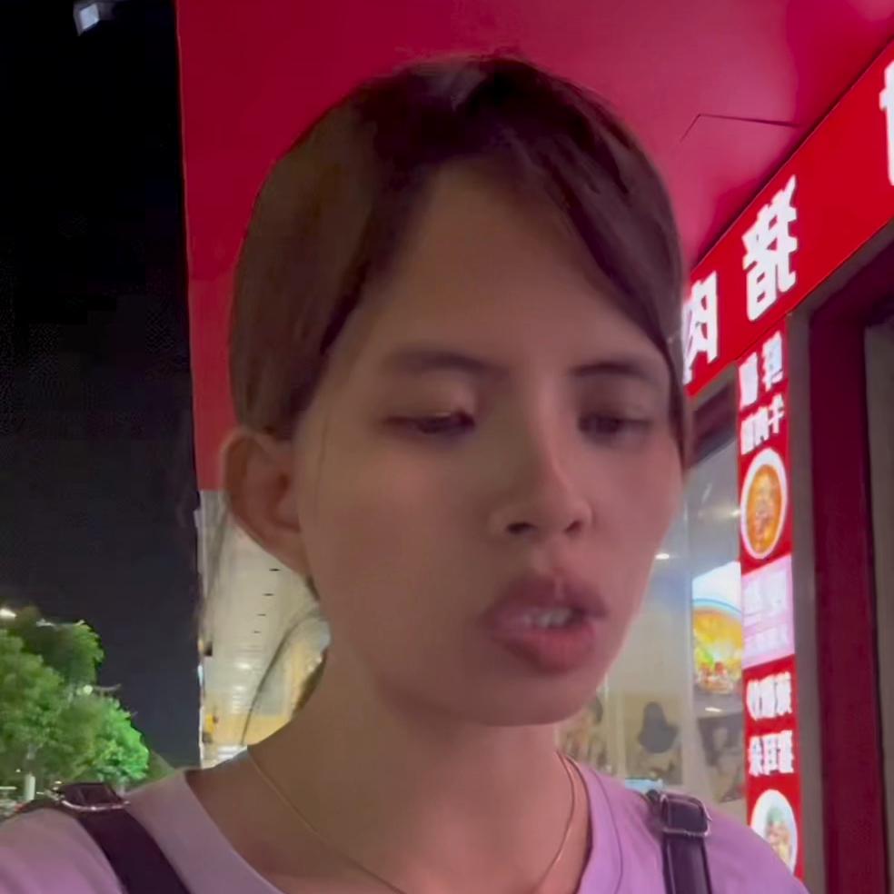 想那么多干嘛，好好直播赚钱养老妈。纸巾29.9元四包纸...