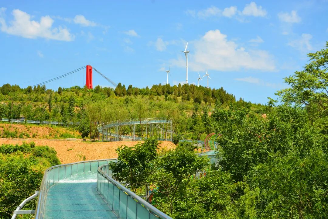 夏日峡谷漂流推荐无漂流不夏天,溪流欢畅
